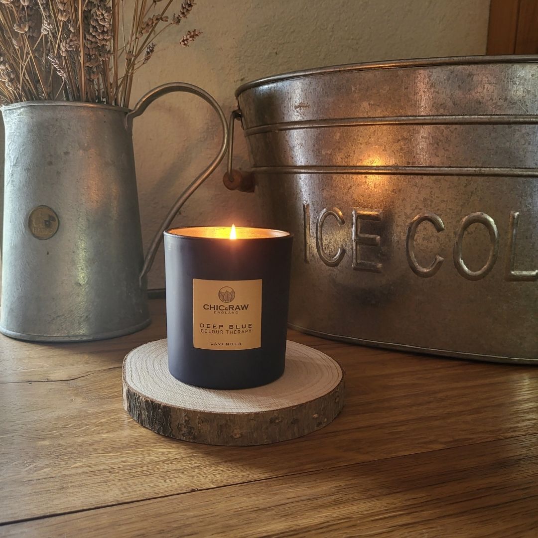 Blue candle in a stylish tin, long-lasting scent, organic candle